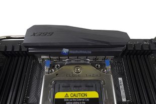 ROG Strix X399 E Gaming 10